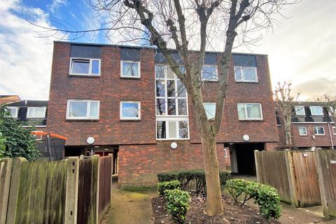 41 Sheldrick Close, London, SW19 2UG
