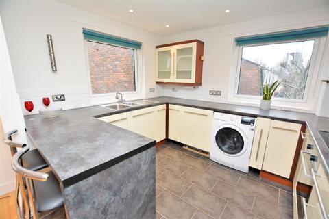41 Sheldrick Close, London, SW19 2UG