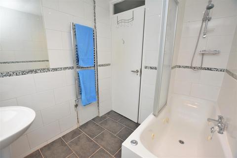 41 Sheldrick Close, London, SW19 2UG