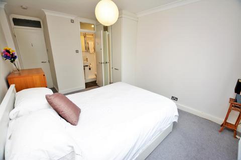 41 Sheldrick Close, London, SW19 2UG