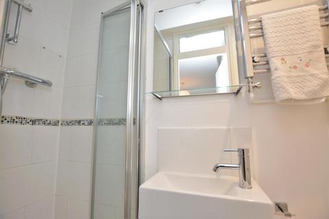 41 Sheldrick Close, London, SW19 2UG