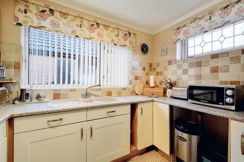 2 bedroom detached bungalow for sale, Trenton Drive, Long Eaton