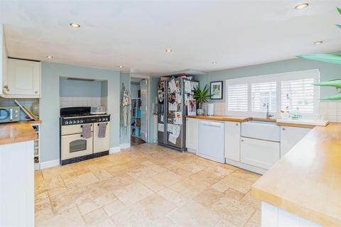 141 Buckingham Road, Bletchley, Milton Keynes, MK3 5JD