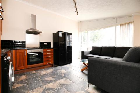 3 bedroom apartment to rent, Copland Terrace, Newcastle Upon Tyne NE2