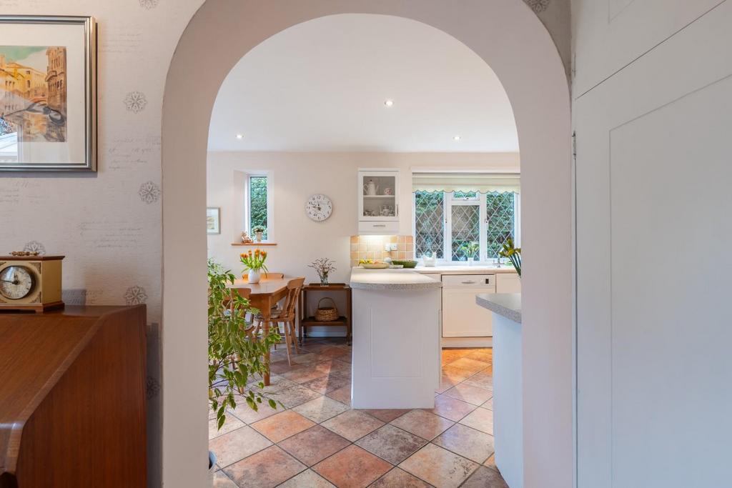 KITCHEN-1.jpg