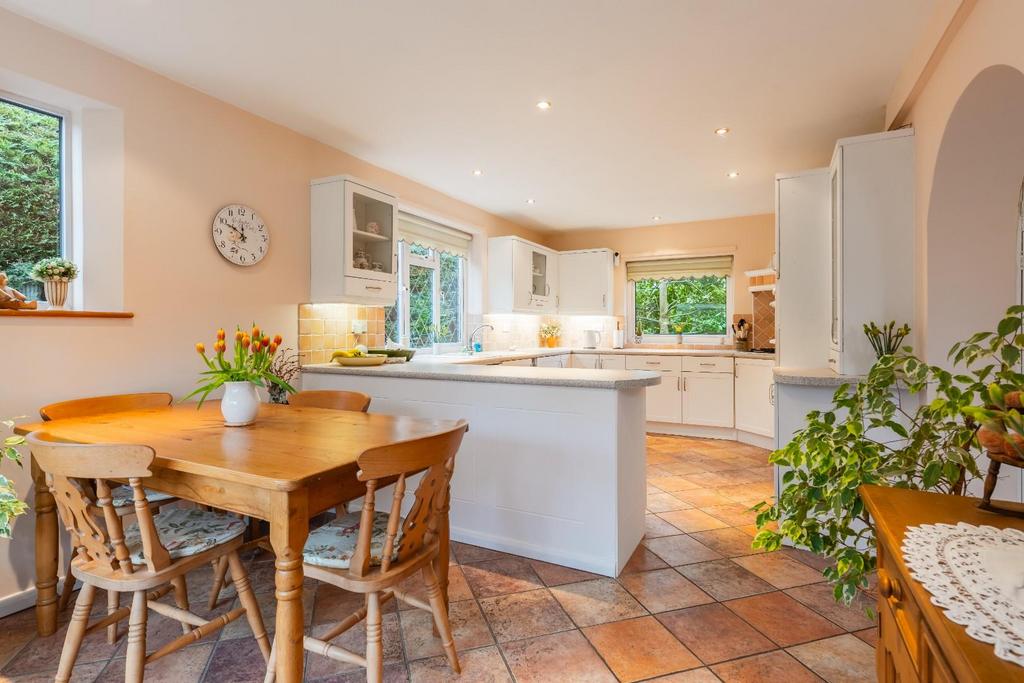 KITCHEN-9.jpg