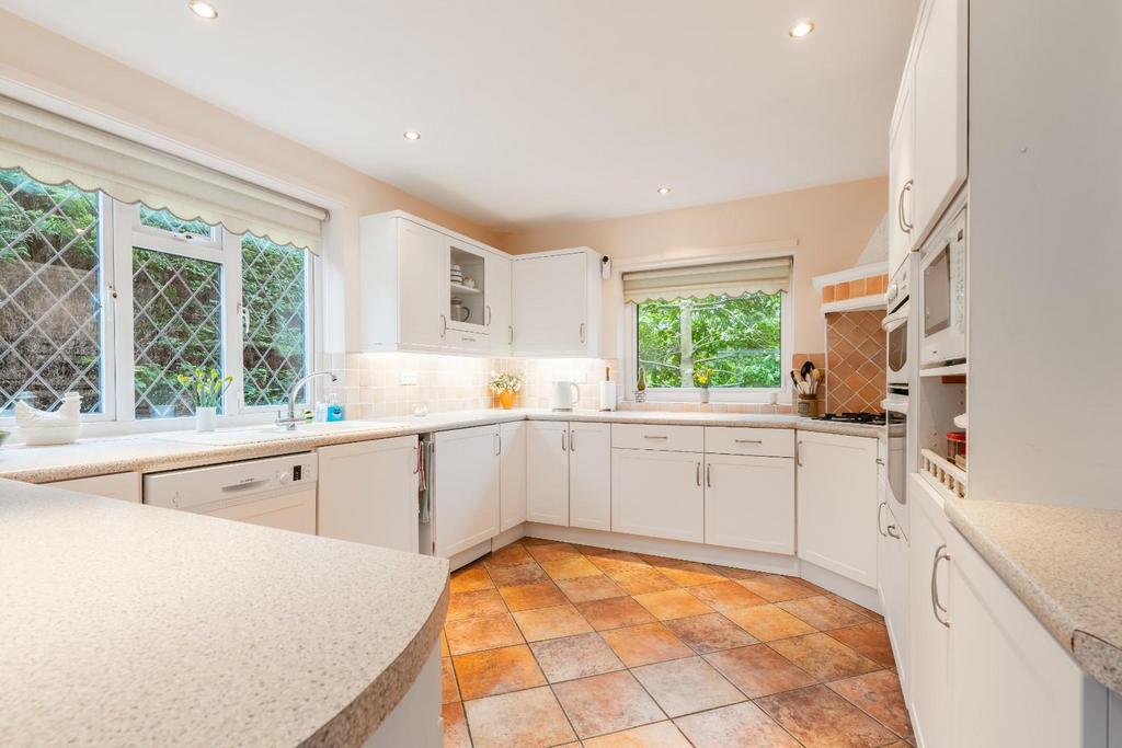 KITCHEN-3.jpg