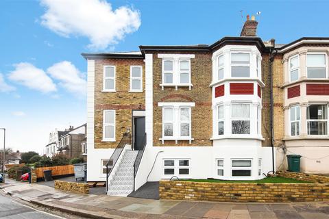 2 bedroom flat to rent, Sunningfields Crescent, London