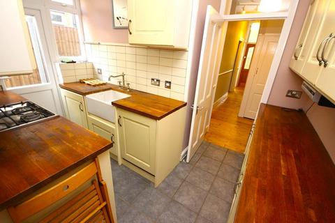 2 bedroom flat to rent, Cairo Road, Walthamstow, E17