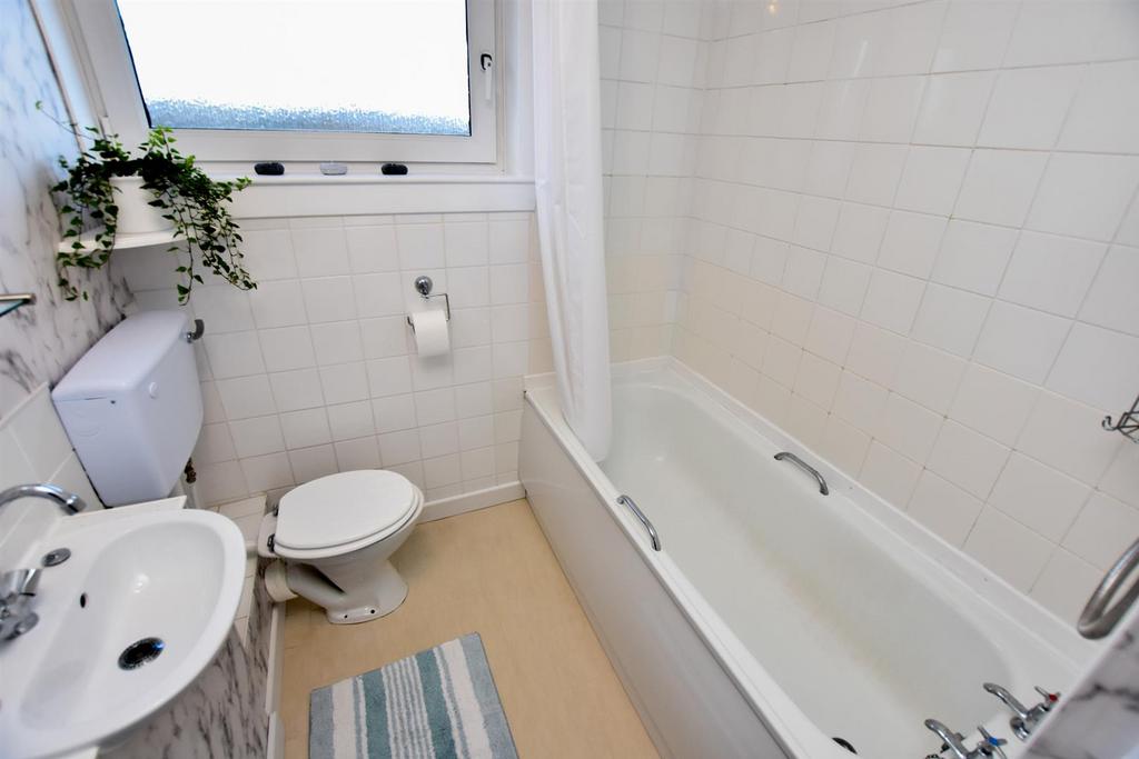 BATHROOM-2.jpg