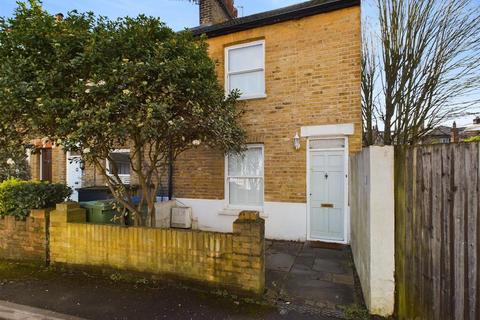 48 School Road, East Molesey, KT8 0DN