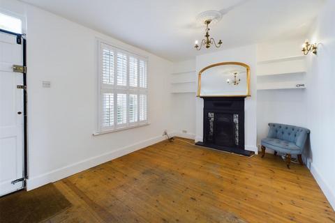 48 School Road, East Molesey, KT8 0DN