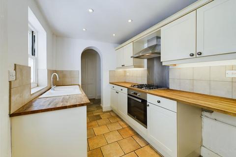 48 School Road, East Molesey, KT8 0DN