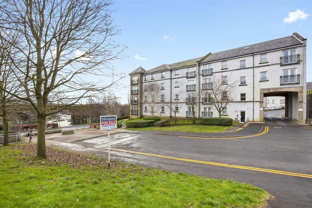 12 Edmund Place, Dunfermline, KY12 7ET 2 bed property £134,950