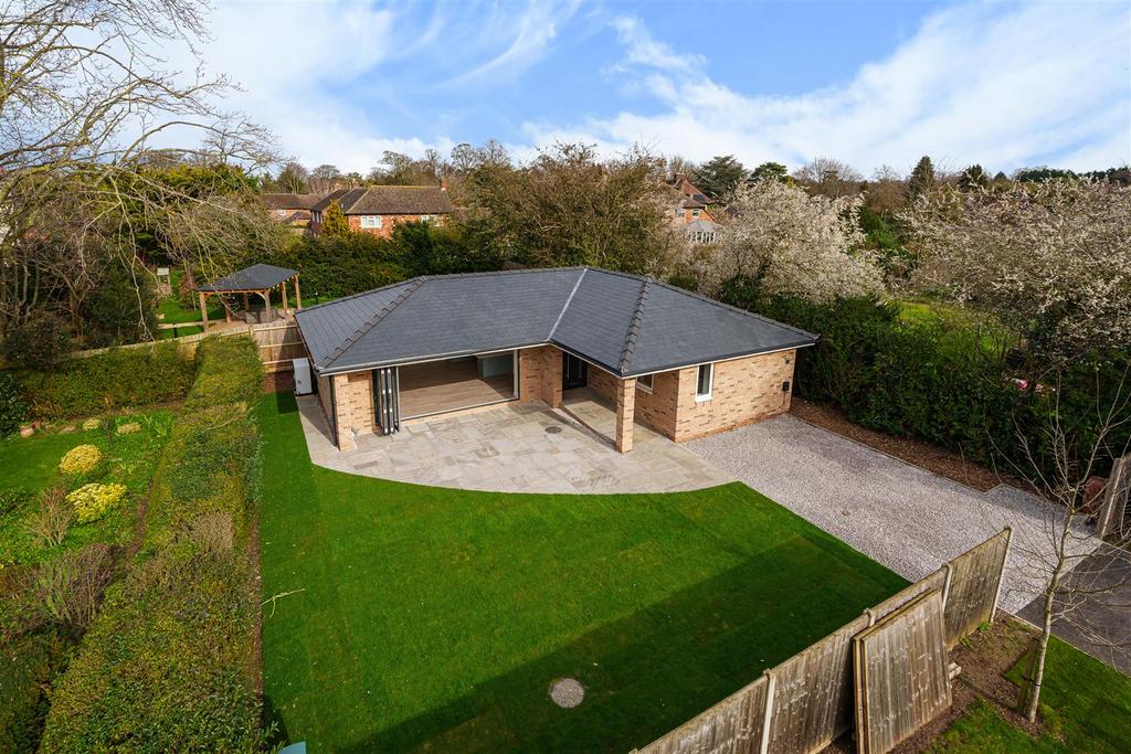 11 Nowell Lodge, Fordham Road... 2 bed detached bungalow for sale £