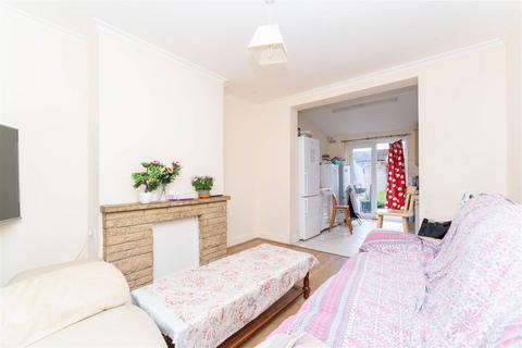 64 Victoria Gardens, Hounslow, TW5 9DE
