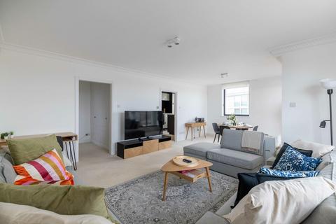 2 bedroom apartment to rent, Anhalt Road, Battersea, SW11