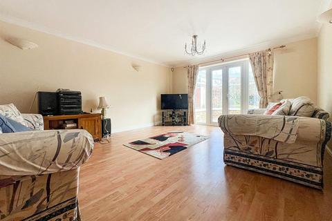 3 bedroom detached bungalow for sale - Botley Road, Horton Heath, Eastleigh