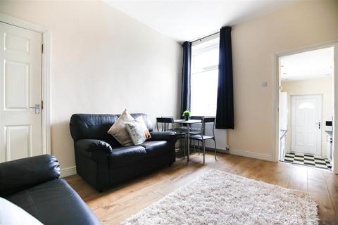 3 bedroom flat to rent, Meldon Terrace, Newcastle Upon Tyne NE6