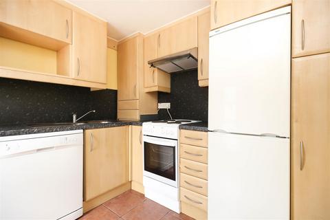 4 bedroom apartment to rent, Stratford Road, Newcastle Upon Tyne NE6