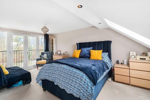 64 Warwick Road, London, SE20 7YL