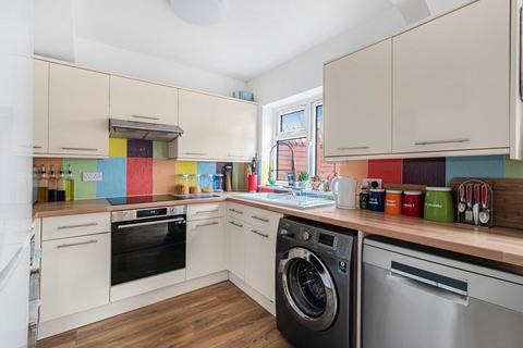 64 Warwick Road, London, SE20 7YL