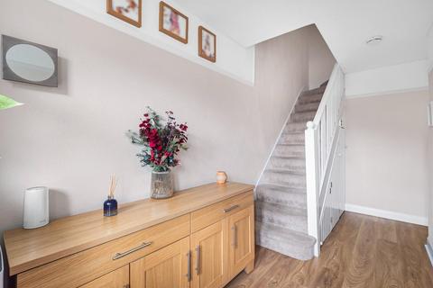 64 Warwick Road, London, SE20 7YL