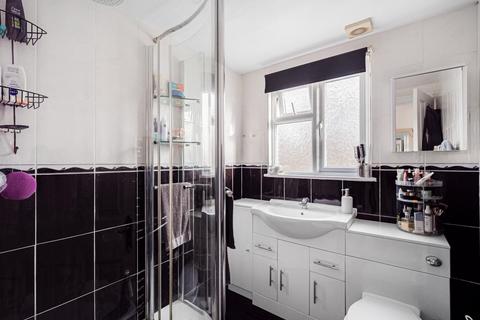 64 Warwick Road, London, SE20 7YL