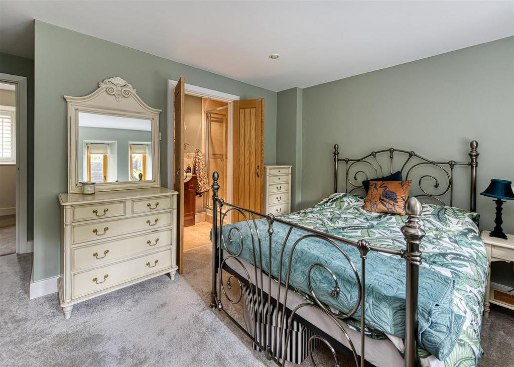 The Tythe Barn-bed4b.jpg