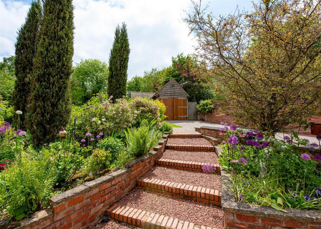 The Tythe Barn-gdn3.jpg