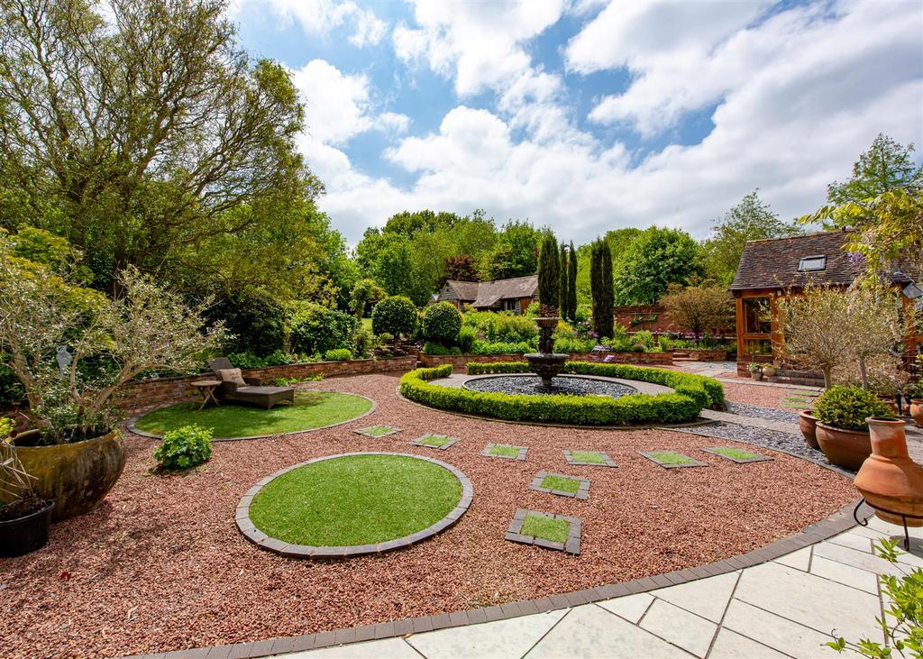 The Tythe Barn-gdn1.jpg