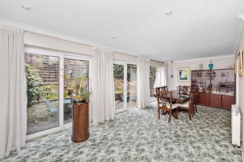 2 Bankside, Brighton, BN1 5GN