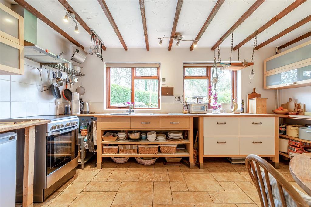 8585662-interior12.jpg
