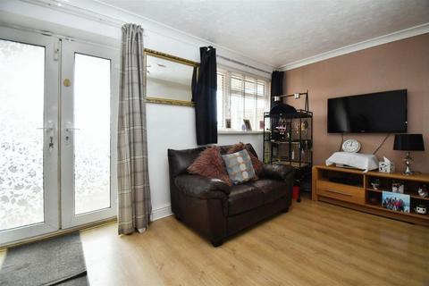3 bedroom terraced house for sale - Littleham Close, Bransholme, Hull