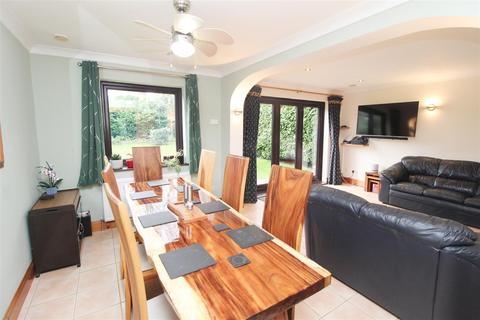 2 Krypton Close, Shenley Lodge, Milton Keynes, MK5 7AU
