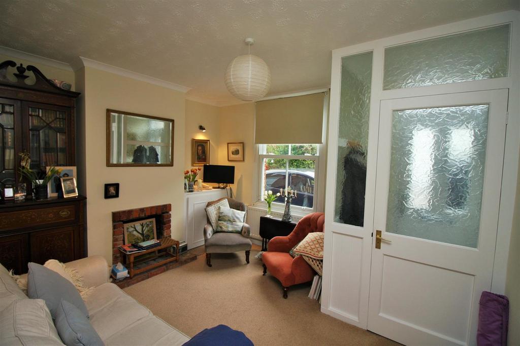 Sitting Room 5 Dews Road.jpg
