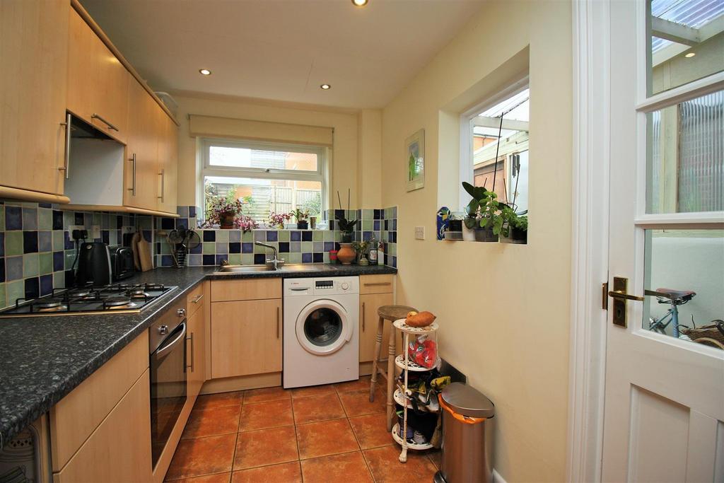 Kitchen 5 Dews Road.jpg
