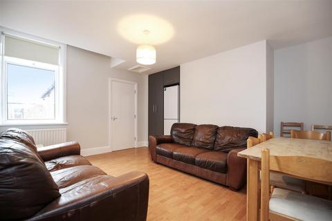 6 bedroom maisonette to rent, Bayswater Road, Newcastle Upon Tyne NE2