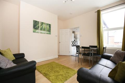 3 bedroom flat to rent, Eighth Avenue, Newcastle Upon Tyne NE6