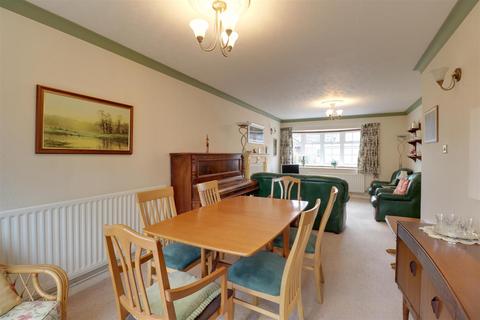 30 Bladon Crescent, Alsager, Stoke-on-trent, ST7 2BG