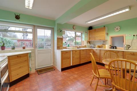 30 Bladon Crescent, Alsager, Stoke-on-trent, ST7 2BG