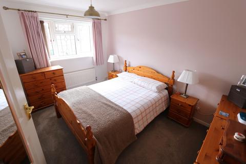 13 Chance Close, Grays, RM16 6QE