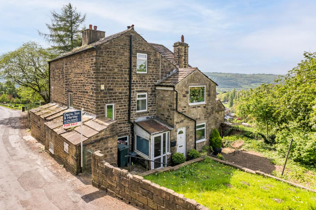 Peasacre, Micklethwaite, Bingley... 3 bed end of terrace house £175,000