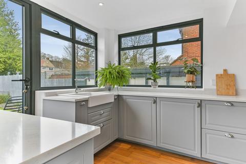 62 Chapel View, South Croydon, CR2 7LF