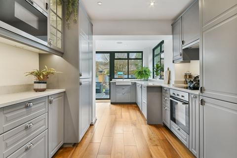 62 Chapel View, South Croydon, CR2 7LF