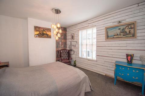 3 bedroom terraced house for sale - Denmark Road, Aylestone