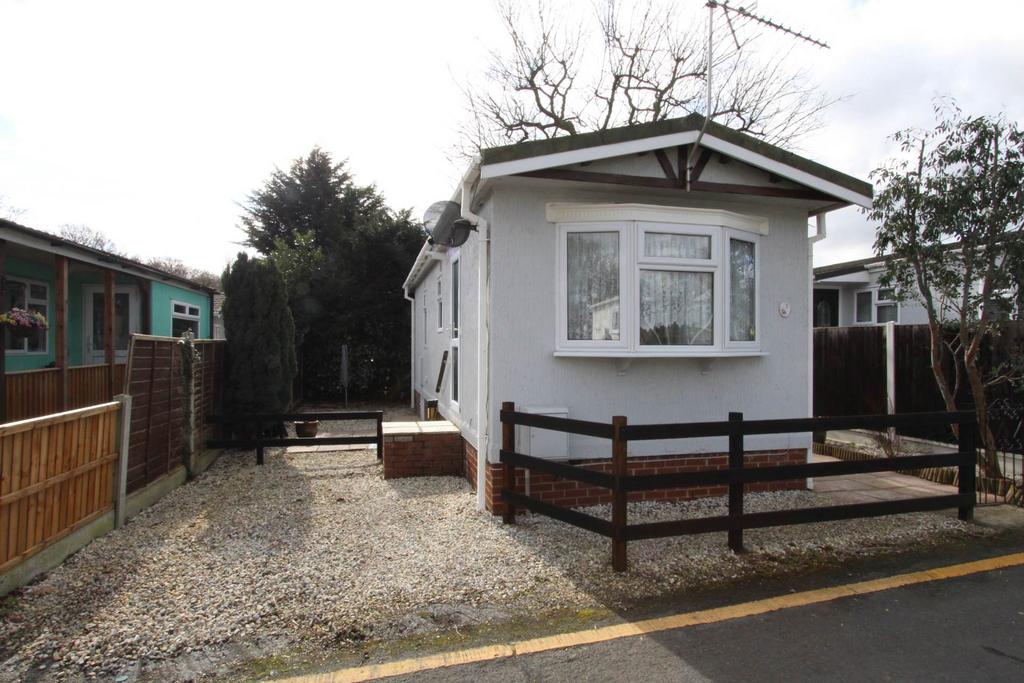 Kingsleigh park homes thundersley 1 bed park home 115 000