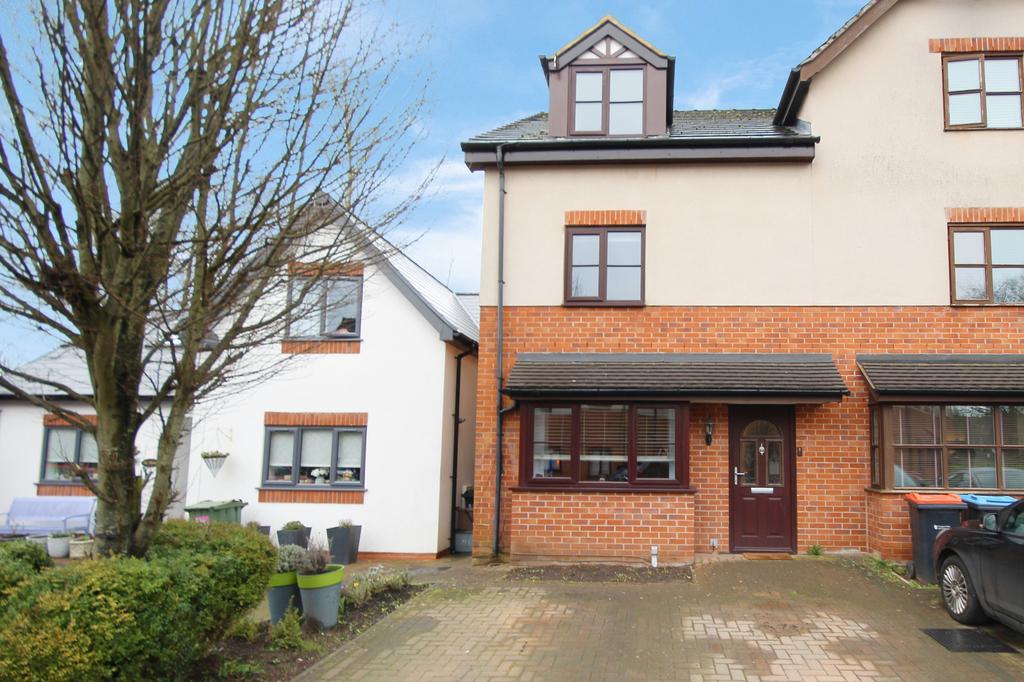 Village Close, Weaverham, CW8 4 bed end of terrace house for sale £230,000