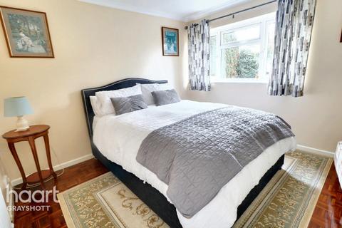12 The Paddock, Headley, Bordon, GU35 8QE