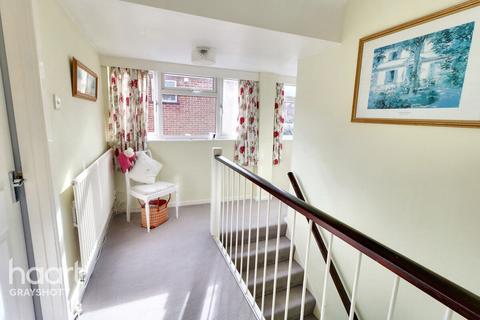 12 The Paddock, Headley, Bordon, GU35 8QE